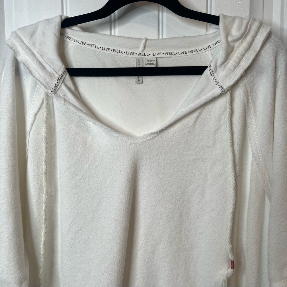 Live Well Lounge Cozy White Hooded Terry Cloth Capri Length Set. Size 18/20W. - Picture 5 of 14